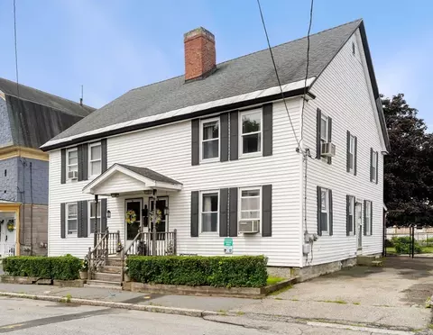 51-53 Sidney St, Lowell, MA 01852