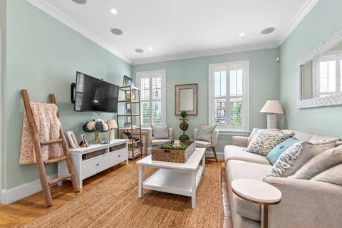 5 Norcross Pl #1, Boston, MA 02127