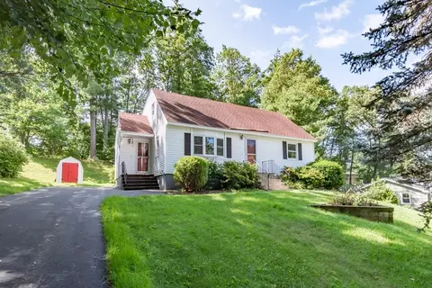 17 Lockness Dr, Nashua, NH 03062