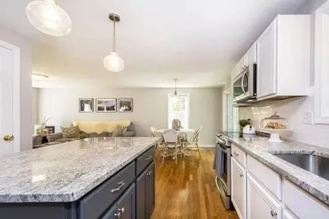 4 Johns Ln, Bourne, MA 02532 photo 5