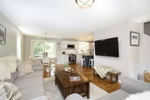 4 Johns Ln, Bourne, MA 02532 photo 7