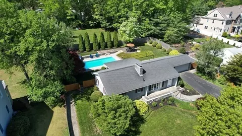 805 Summer St, Lynnfield, MA 01940