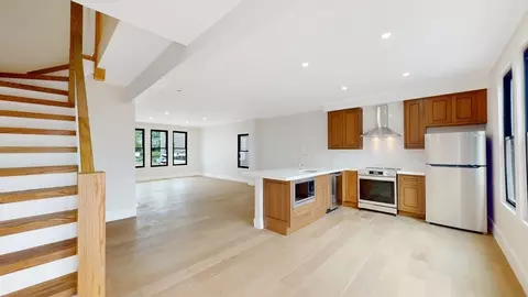 669 Saratoga St, Boston, MA 02128