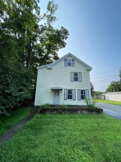 134 River St, Hudson, MA 01749