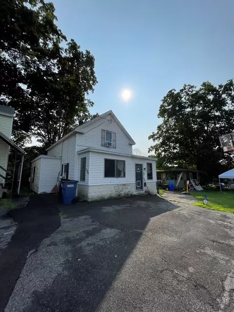 136 River St, Hudson, MA 01749