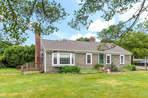 2 Durigan St, Plymouth, MA 02360