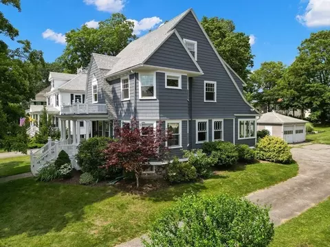 12 Pratt St, Reading, MA 01867 photo 2