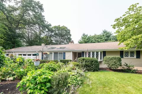 48 Westchester Dr, Attleboro, MA 02703