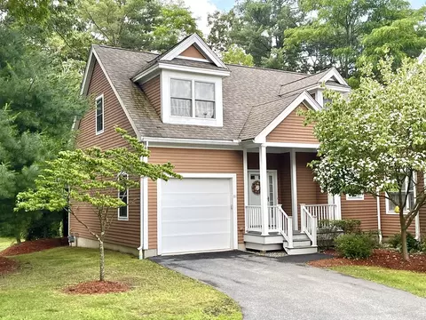 61 Woodland Park Dr #61, Haverhill, MA 01830