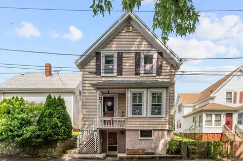 8-12 Myrtle Sq, Gloucester, MA 01930