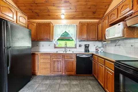 22 Greenwich Plains Rd, Ware, MA 01082 photo 7