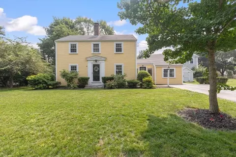 10 Sherwood Rd, Hingham, MA 02043