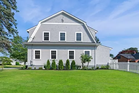 47 Glendale Rd, Marblehead, MA 01945 photo 2