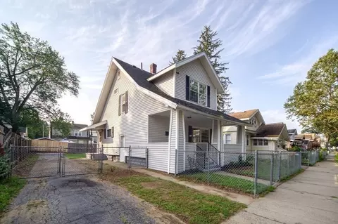 101 Phoenix Ter, Springfield, MA 01104 photo 4