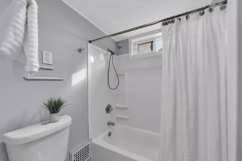 101 Phoenix Ter, Springfield, MA 01104 photo 31