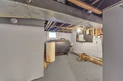 101 Phoenix Ter, Springfield, MA 01104 photo 36