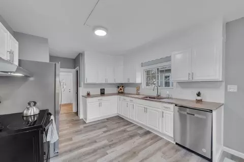 101 Phoenix Ter, Springfield, MA 01104 photo 18