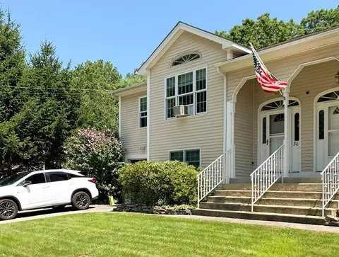 30 Onset St, Worcester, MA 01604 photo 2