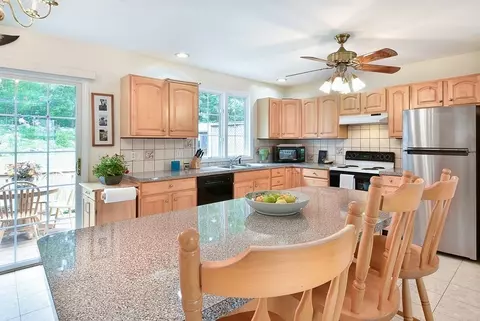 30 Onset St, Worcester, MA 01604 photo 11