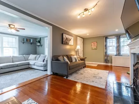 863 School St, Webster, MA 01570 photo 4