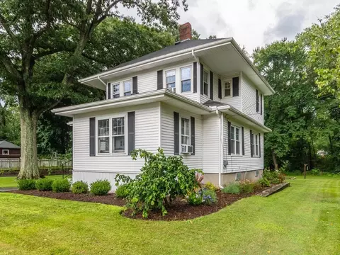 863 School St, Webster, MA 01570 photo 2