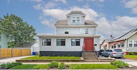 14 Norman St, Springfield, MA 01104