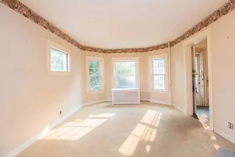18 Wayne St, Worcester, MA 01603 photo 4