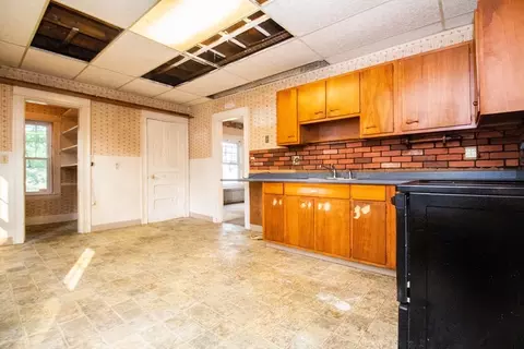 18 Wayne St, Worcester, MA 01603 photo 13