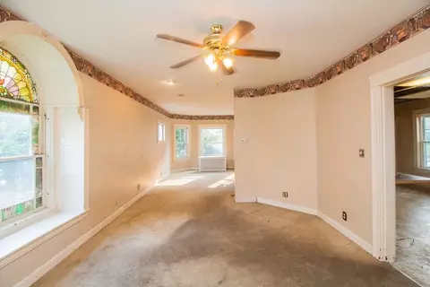 18 Wayne St, Worcester, MA 01603 photo 3