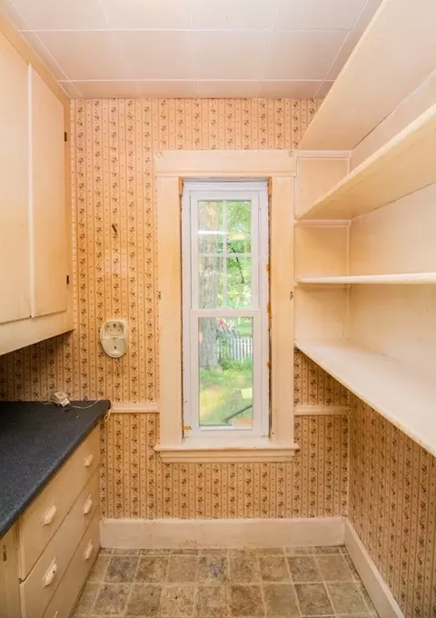 18 Wayne St, Worcester, MA 01603 photo 8