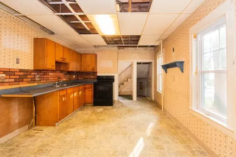 18 Wayne St, Worcester, MA 01603 photo 10