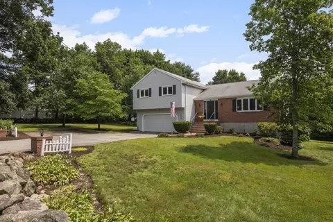 145 Harding St, Medfield, MA 02052