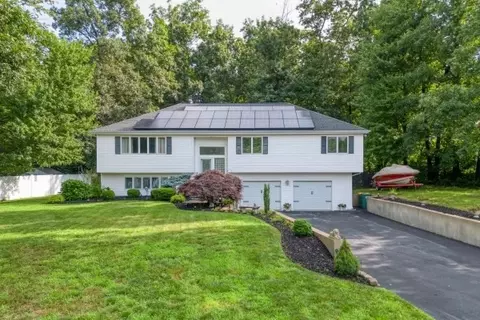 144 Leonard Farm Rd, Abington, MA 02351