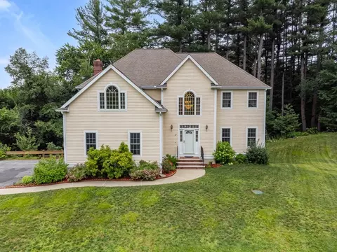 27 Copley Dr, Northborough, MA 01532