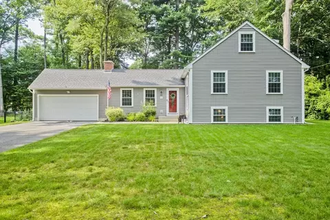 68 N Circle Dr, East Longmeadow, MA 01028