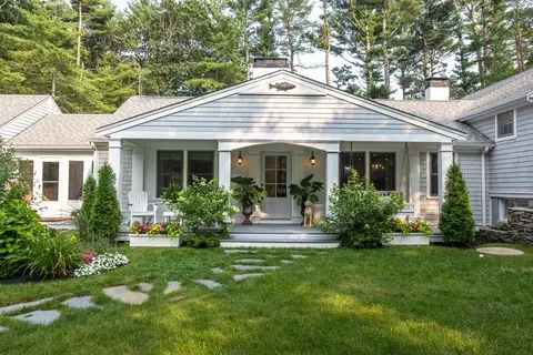 45 Driftwood Dr, Duxbury, MA 02332