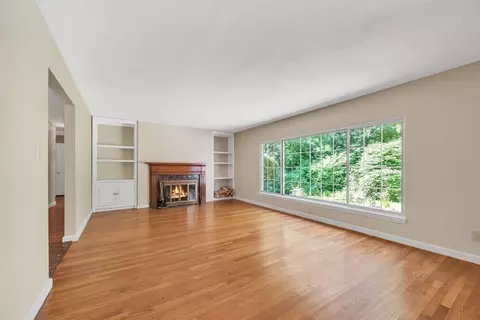 36 Overlook Dr, Springfield, MA 01118 photo 4