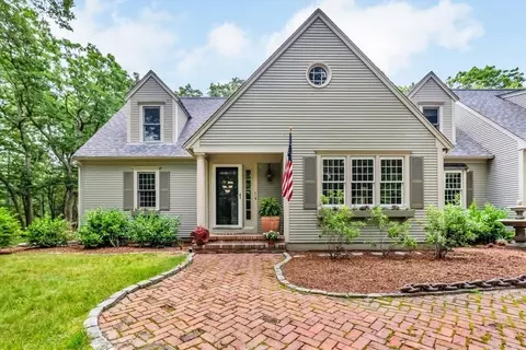 7 Christina Ln, Sandwich, MA 02563