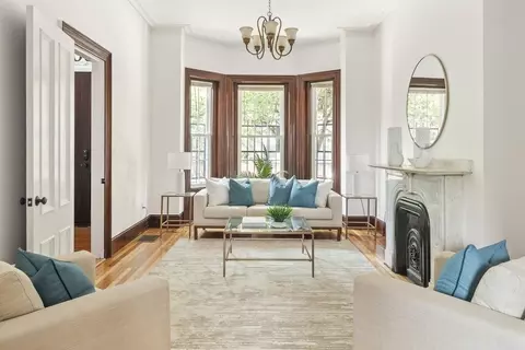 90 Mount Pleasant Ave, Roxbury, MA 02119