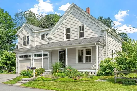 21 Cottage St, Hamilton, MA 01982