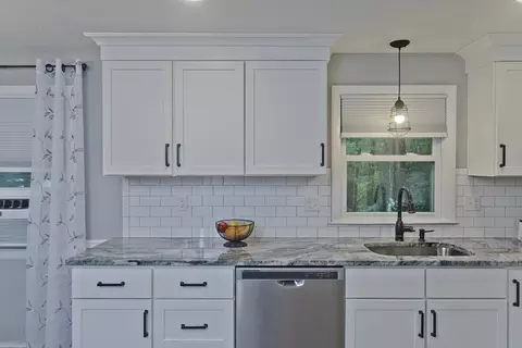 1041 Burts Pit Rd, Northampton, MA 01062 photo 2