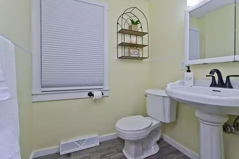 1041 Burts Pit Rd, Northampton, MA 01062 photo 11