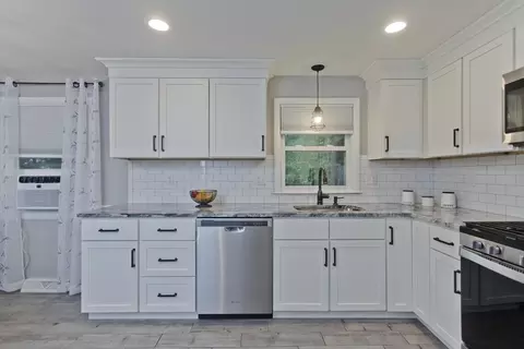 1041 Burts Pit Rd, Northampton, MA 01062 photo 3