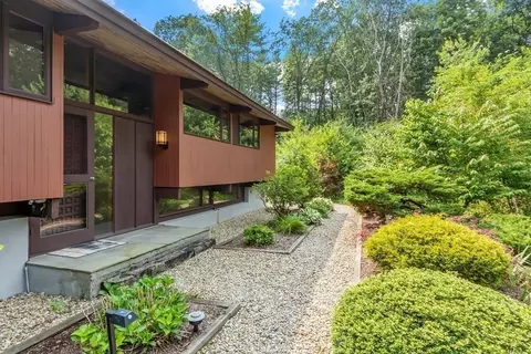 237 Stoney Gate, Carlisle, MA 01741