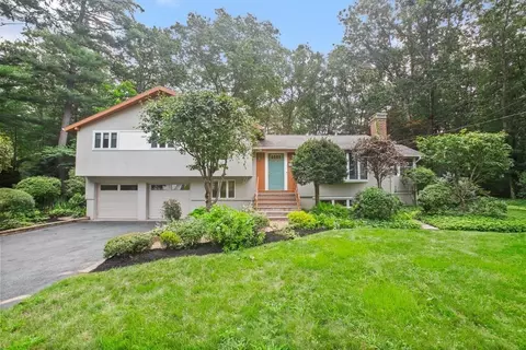 123 Barton Dr, Sudbury, MA 01776