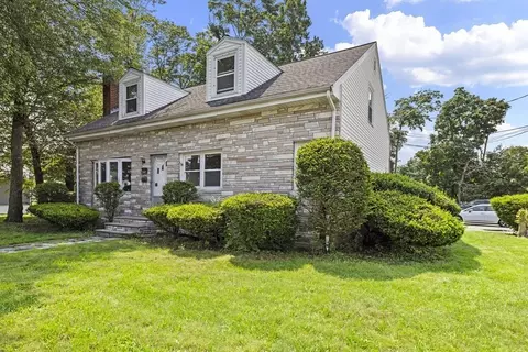477 Crescent St, Brockton, MA 02302