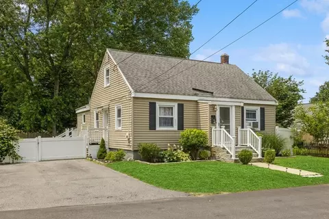 10 Ellen Rd, Woburn, MA 01801