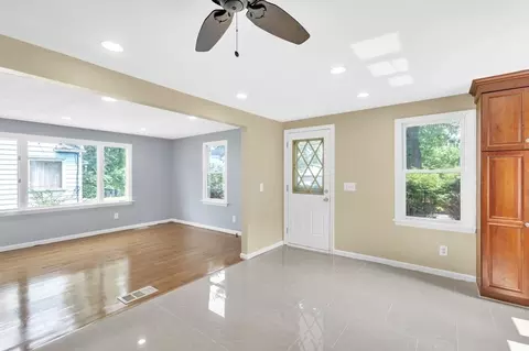 182 Lucerne Rd, Springfield, MA 01119 photo 10