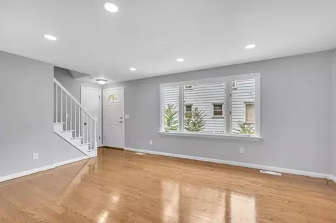 182 Lucerne Rd, Springfield, MA 01119 photo 3