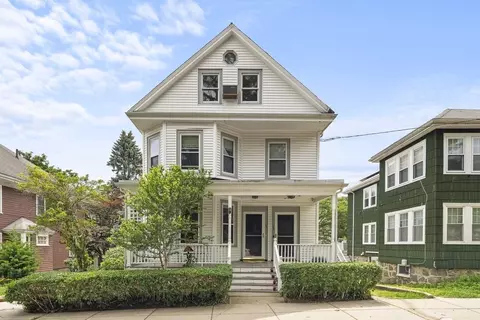44 Farquhar St #1, Boston, MA 02131